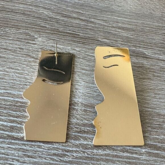 Statement face earrings A1089 - Picture 3 of 4